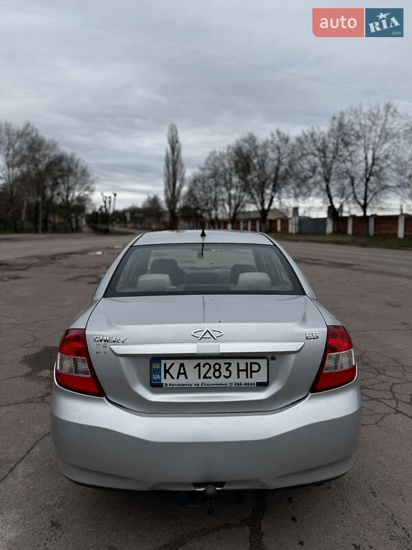 Седан Chery E5 2014 в Коростене