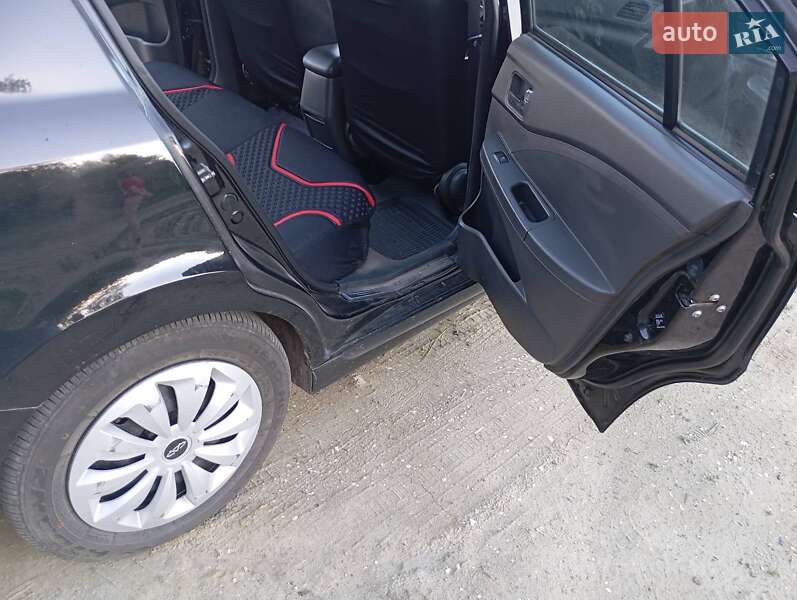 Седан Chery E5 2013 в Будах
