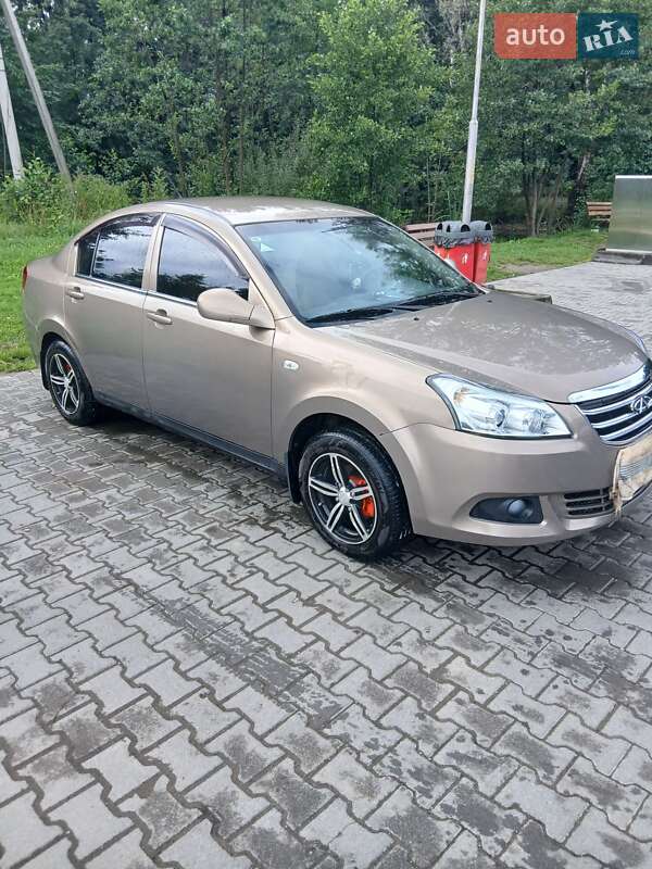 Седан Chery E5 2013 в Бориславе