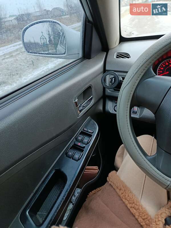 Седан Chery E5 2014 в Самборі