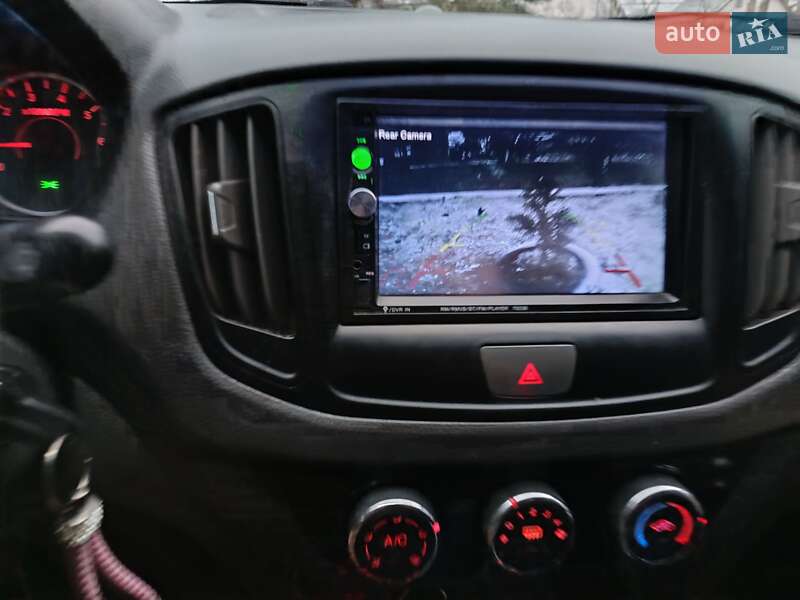 Седан Chery E5 2014 в Самборі