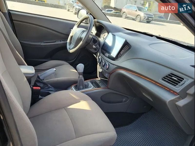 Седан Chery E5 2014 в Млинове