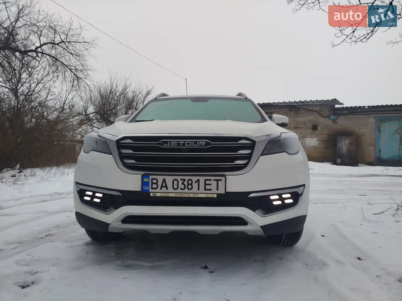 Продам Jetour x70. Придбаний у січні 22 року, 21 року випуску. Офіціал, сервісна книжка, обслуговувався у офіціалів. Рідний пробіг, 11000 км. Один власник, жодних вкладень не потребує. Має два комплекта резини, оброблена антикорозійкою з салона, сталевий захист двигуна. Добре, семі містне, сімейне авто, з панорамним дахом, клімат-контролем.
Продаж не терміновий, " помічників", та " заберу за 10" прошу не турбувати. Можливий торг у капота. Всі інші питання по телефону.
Якщо не на зв'язку- пишить на вайбер, вотсап, телеграм. Передзвоню.
