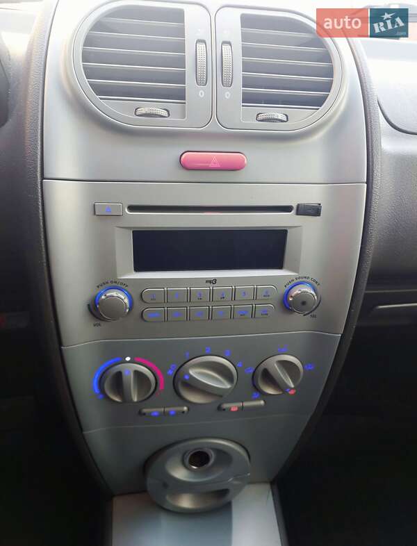 Хэтчбек Chery Kimo 2011 в Дубровице