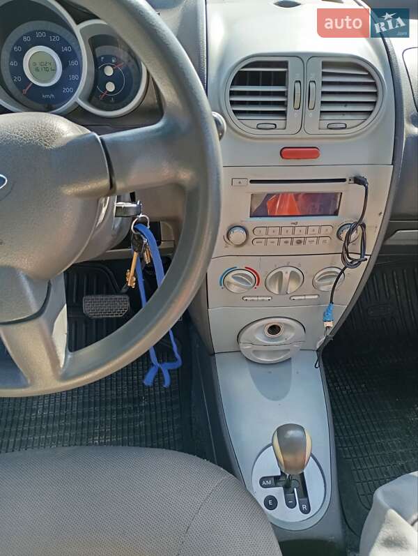 Хэтчбек Chery Kimo 2012 в 