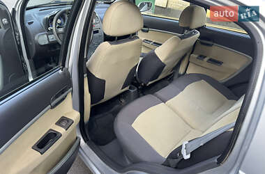 Хэтчбек Chery Kimo 2011 в 