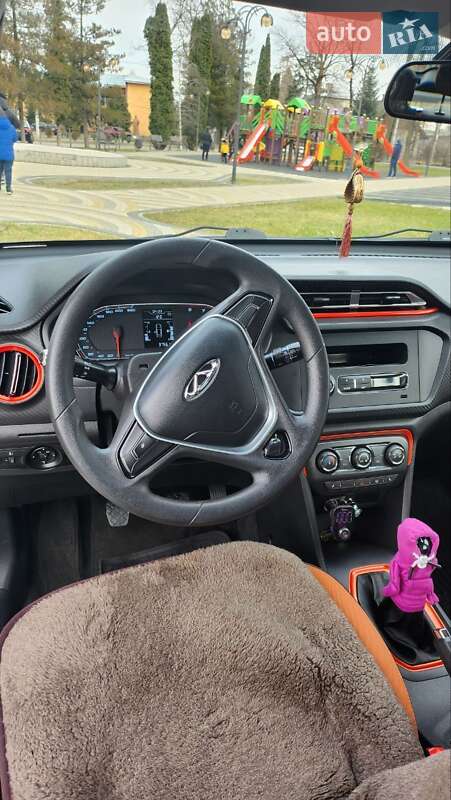 Внедорожник / Кроссовер Chery Tiggo 2 2017 в Львове