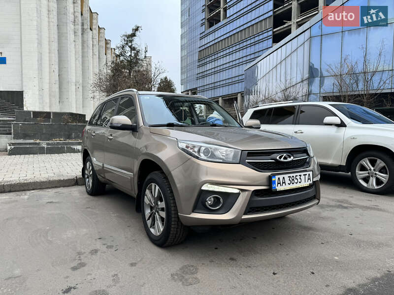 Позашляховик / Кросовер Chery Tiggo 3 2018 в 