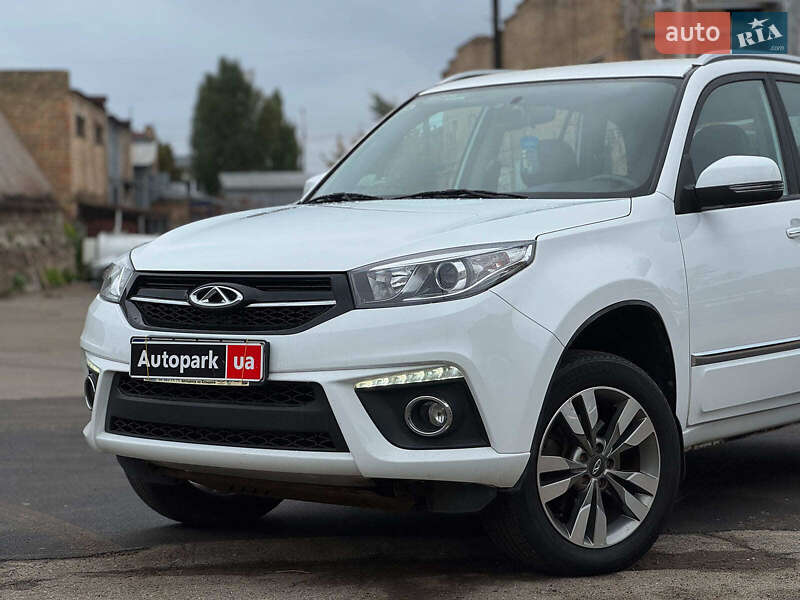 Внедорожник / Кроссовер Chery Tiggo 3 2017 в Киеве