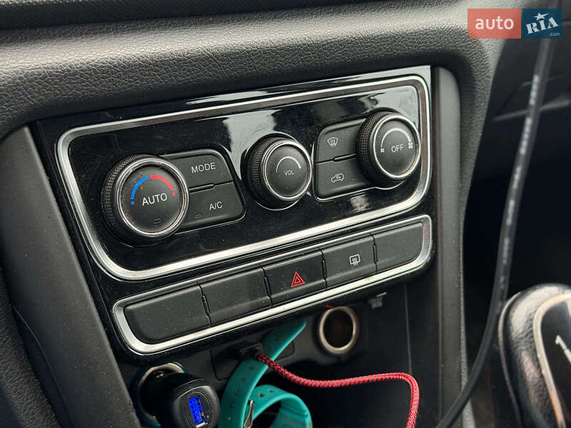 Внедорожник / Кроссовер Chery Tiggo 3 2017 в Киеве