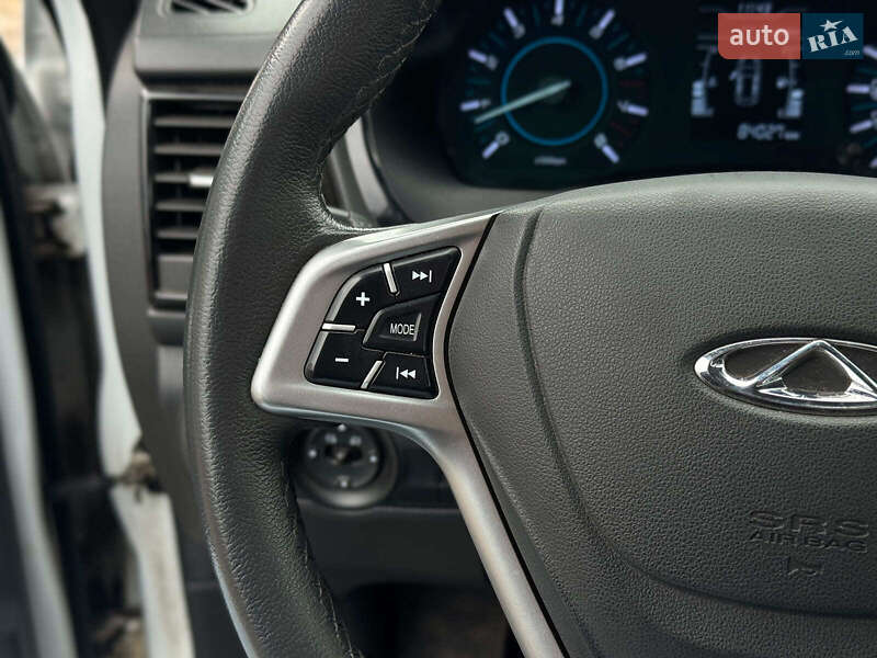 Внедорожник / Кроссовер Chery Tiggo 3 2017 в Киеве