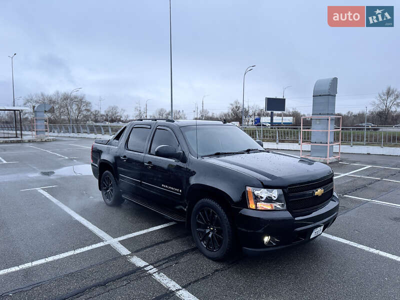 Пикап Chevrolet Avalanche 2006 в Киеве фото 8 Пикап Chevrolet Avalanche 2006 в Киеве