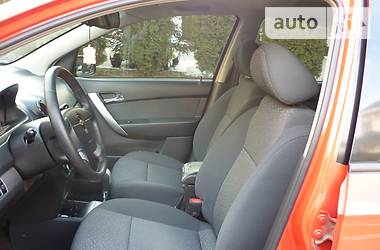 Седан Chevrolet Aveo 2010 в Киеве