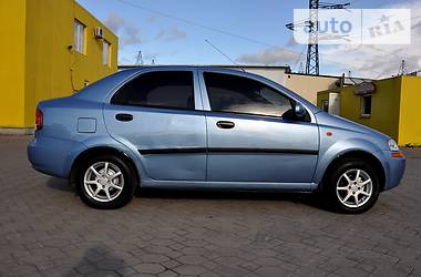 Седан Chevrolet Aveo 2004 в Львове