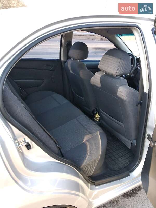 Седан Chevrolet Aveo 2007 в Києві