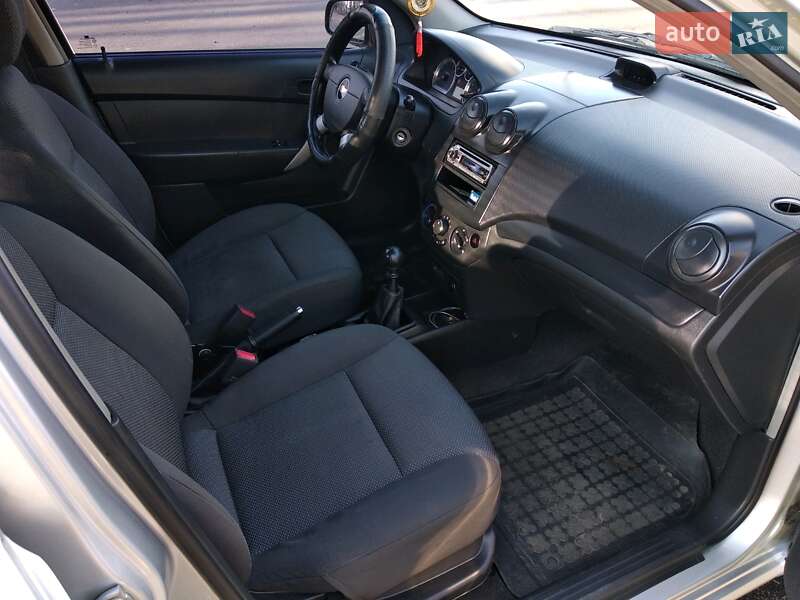 Седан Chevrolet Aveo 2007 в Києві