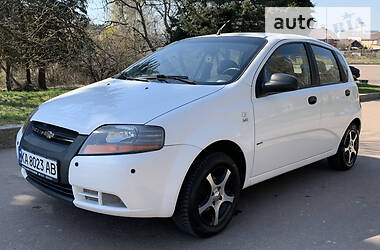 Хетчбек Chevrolet Aveo 2005 в 