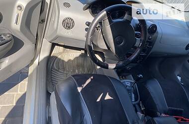 Хетчбек Chevrolet Aveo 2005 в 