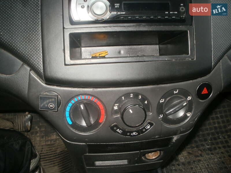 Седан Chevrolet Aveo 2011 в Фастове