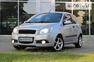 Черный chevrolet aveo