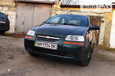 Седан Chevrolet Aveo 2005 в Новограде-Волынском