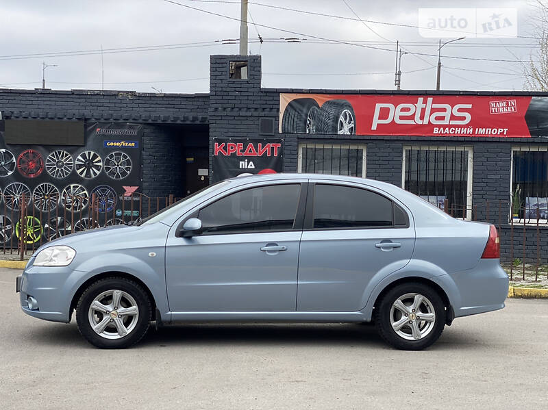 Седан Chevrolet Aveo 2008 в Днепре