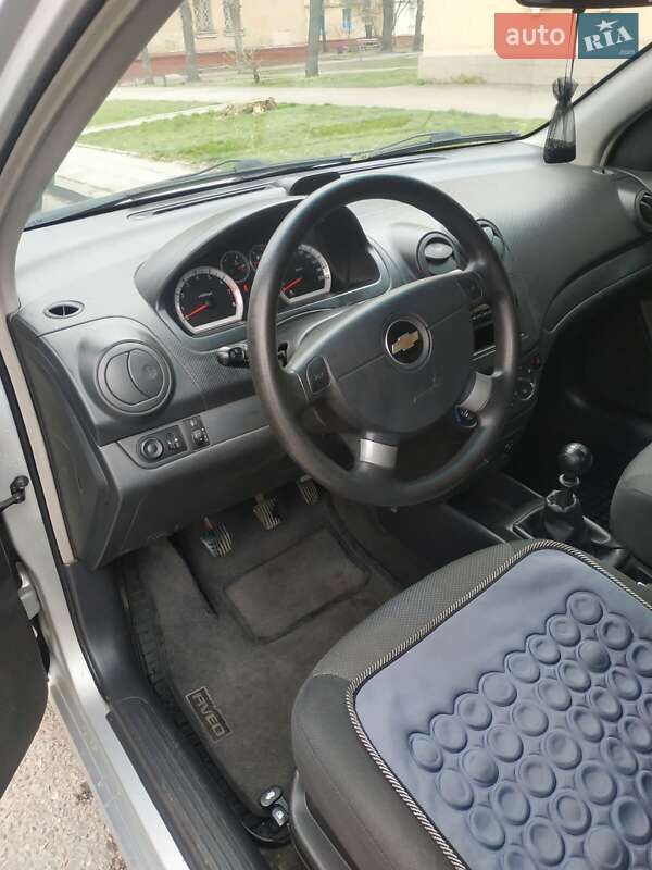 Седан Chevrolet Aveo 2010 в Кременчуці