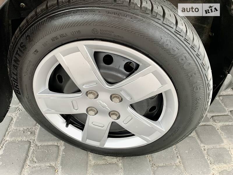 Седан Chevrolet Aveo 2011 в Дніпрі