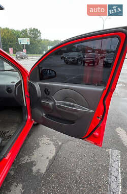 Хетчбек Chevrolet Aveo 2006 в 