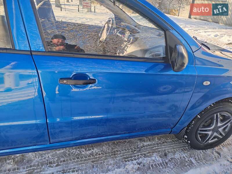 Седан Chevrolet Aveo 2010 в Перещепине
