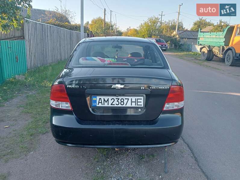 Седан Chevrolet Aveo 2005 в Коростене