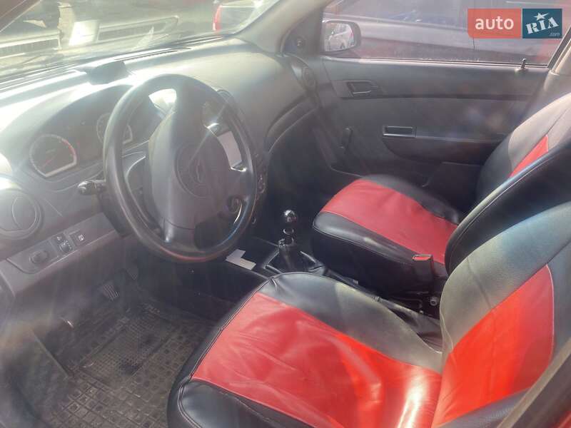 Седан Chevrolet Aveo 2010 в Киеве