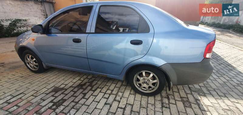 Седан Chevrolet Aveo 2004 в Дніпрі фото 2 Седан Chevrolet Aveo 2004 в Дніпрі