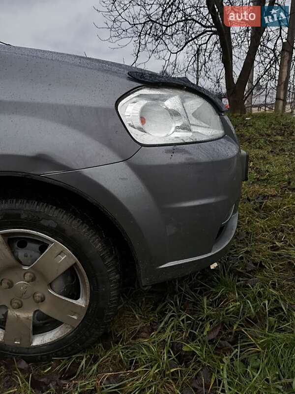 Седан Chevrolet Aveo 2007 в Чернівцях