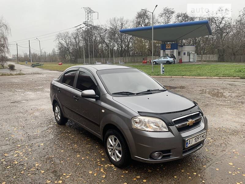 Седан Chevrolet Aveo 2011 в Кривом Роге