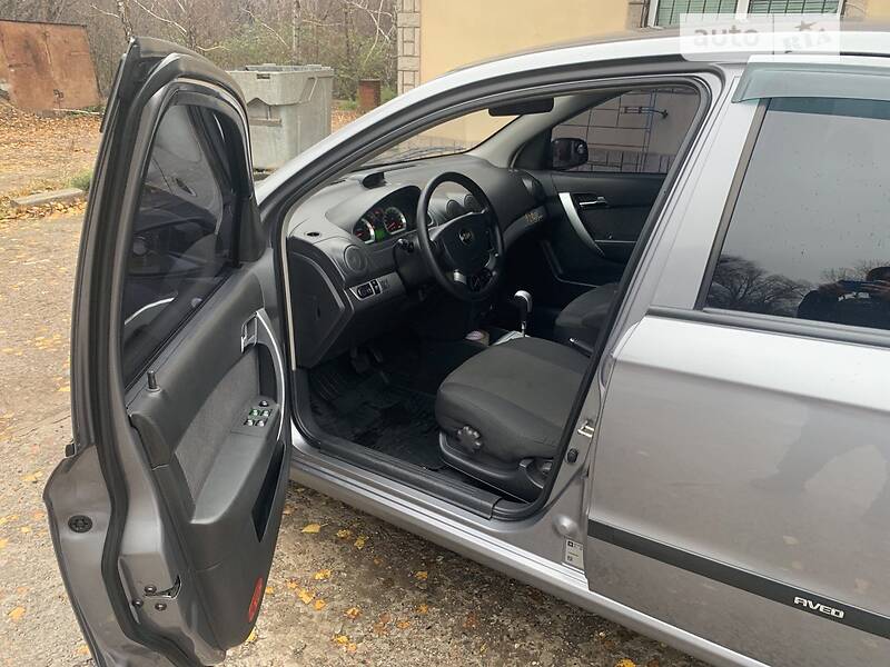 Седан Chevrolet Aveo 2011 в Кривом Роге