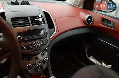 Седан Chevrolet Aveo 2011 в Києві