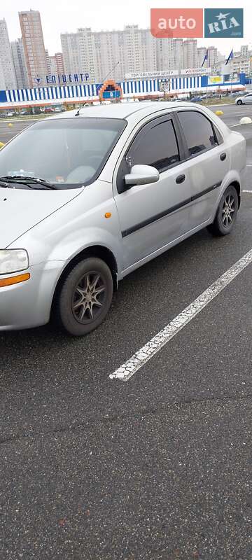 Хетчбек Chevrolet Aveo 2005 в Києві