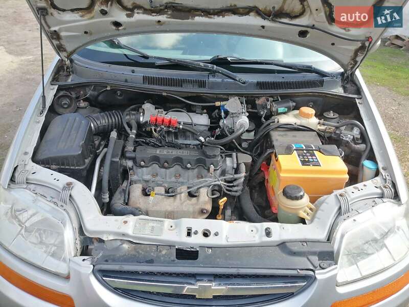 Седан Chevrolet Aveo 2005 в Новых Санжарах