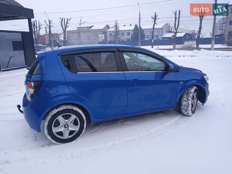 Хэтчбек Chevrolet Aveo 2013 в Ивано-Франковске