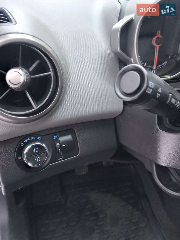 Хэтчбек Chevrolet Aveo 2013 в Ивано-Франковске