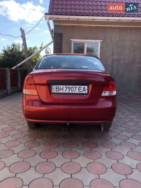 Седан Chevrolet Aveo 2004 в Ізмаїлі