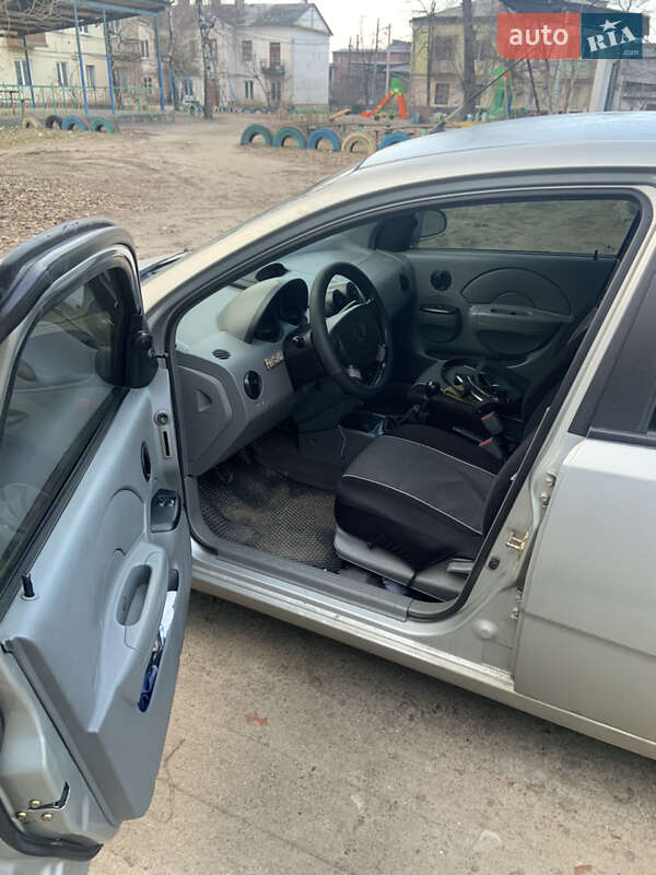 Седан Chevrolet Aveo 2005 в Днепре