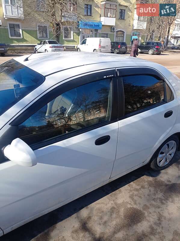Седан Chevrolet Aveo 2004 в Коростене