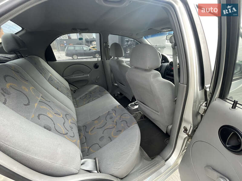 Седан Chevrolet Aveo 2004 в Луцке фото 6 Седан Chevrolet Aveo 2004 в Луцке