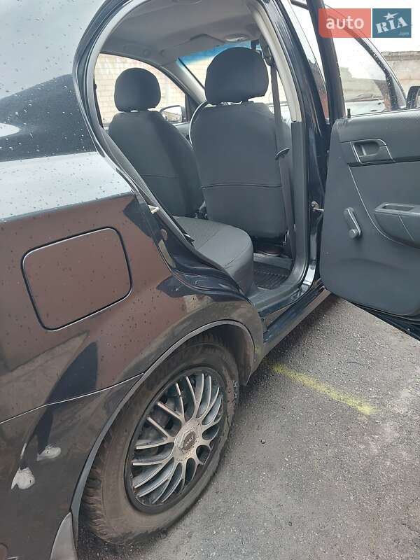 Седан Chevrolet Aveo 2009 в Кривому Розі