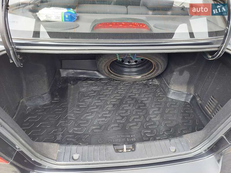 Седан Chevrolet Aveo 2009 в Кривому Розі