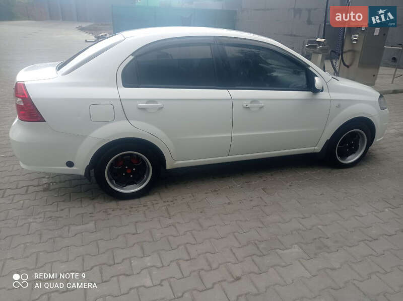 Седан Chevrolet Aveo 2008 в Обухове