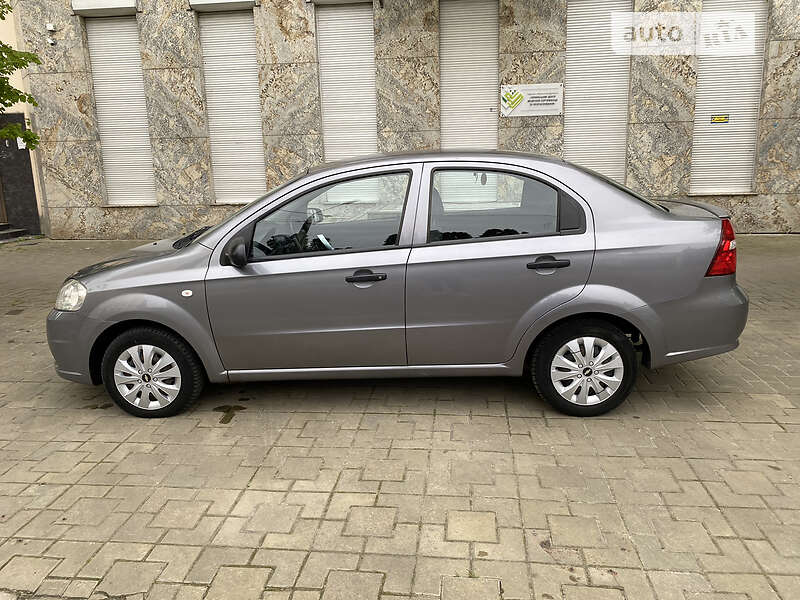 Седан Chevrolet Aveo 2008 в Києві