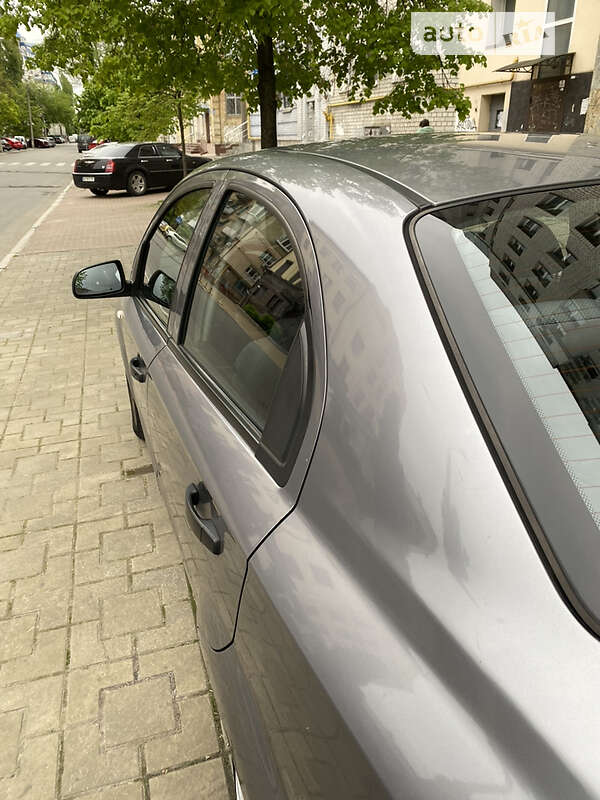 Седан Chevrolet Aveo 2008 в Києві